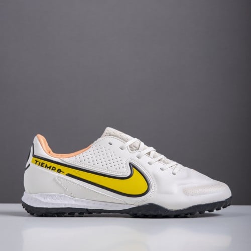جزمة كرة قدم NIKE