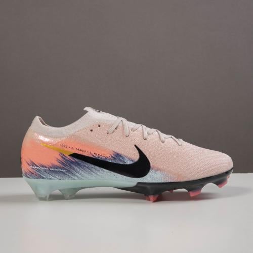 جزمة كرة قدم Nike