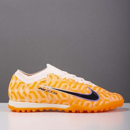 جزمة كرة قدم Nike
