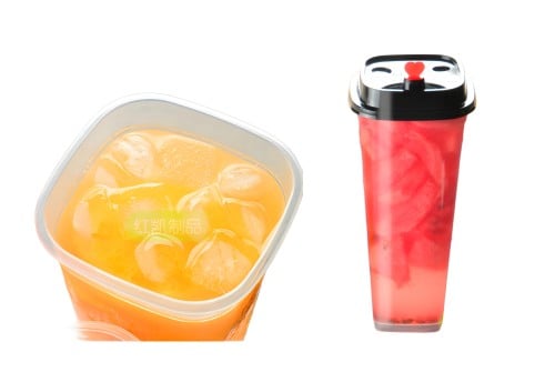 اكواب بلاستيك مربع غطاء اسود 500 حبه بالكرتون