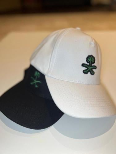 كاب بشعار المملكة العربية السعودية