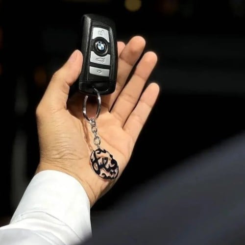 ميداليه بالاسم