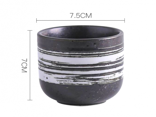 كوب ceramic أسود مخطط بأبيض