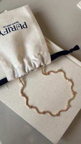 Pink wave choker