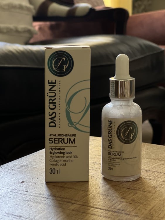 سيروم الكولاجين البحري والهيالورونيك لبشرة شديدة اللمعان