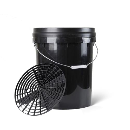 سطل غسيل أسود