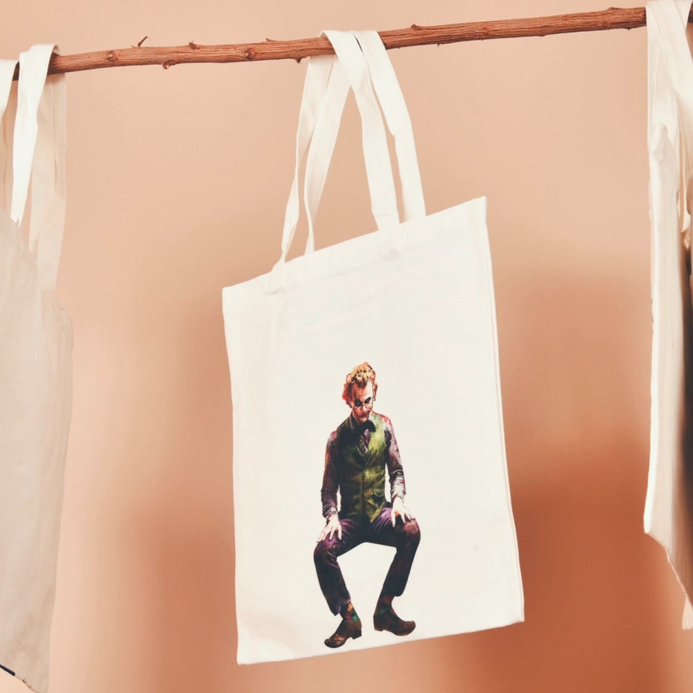 شنطة قماشية بتصميم فريد لشخصية فيلم جوكر