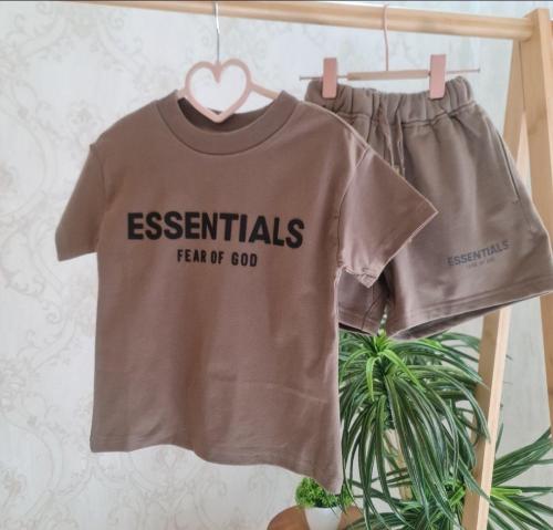 طقم من قطعتين أنيق (اللون مائل للبني )