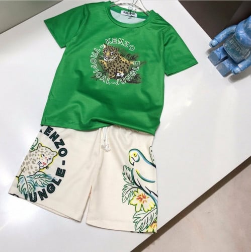 طقم ولادي  جميل برسومات جميله من قطعتين