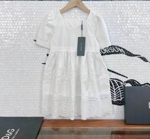 أناقة وفخامة الأبيض