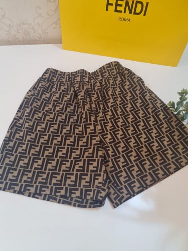 شورت  بني نفس الصورة