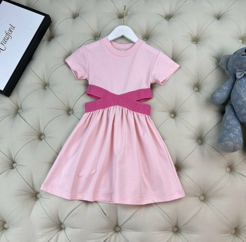 فستان بناتي أنيق بفتحات مميزة على الجوانب