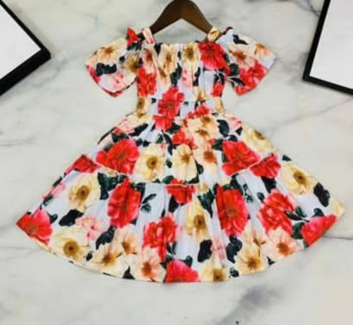 فستان بطبعات ورد مميز