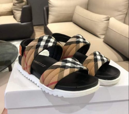 حذاء بناتي جميل