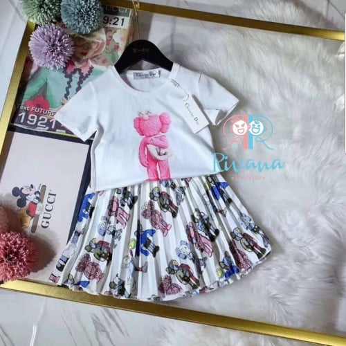 تيور أنيق مع ربطه شعر