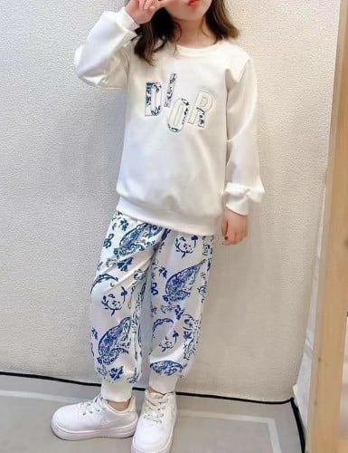 طقم جميل من قطعتين