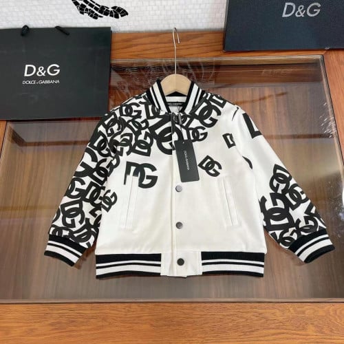 جاكيت  أنيق باللون الابيض و الاسود