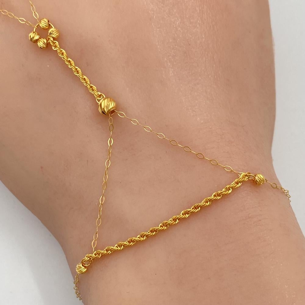 كف ذهب أنيق عيار 21 بلمسة جمالية فريدة