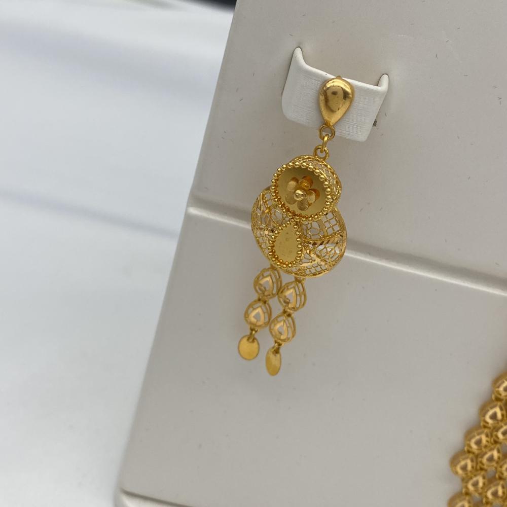 طقم ذهب ملكي عيار 21 رفاهية تليق بيك الوزن  72.8 جرام