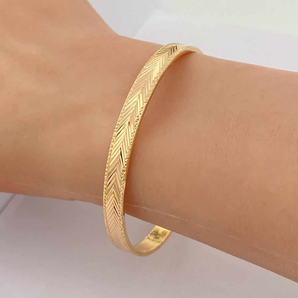 غويشه ذهب صندوق نقش ليزر عيار 21 وزن 7.59 جم فخمة تلفت الأنظار