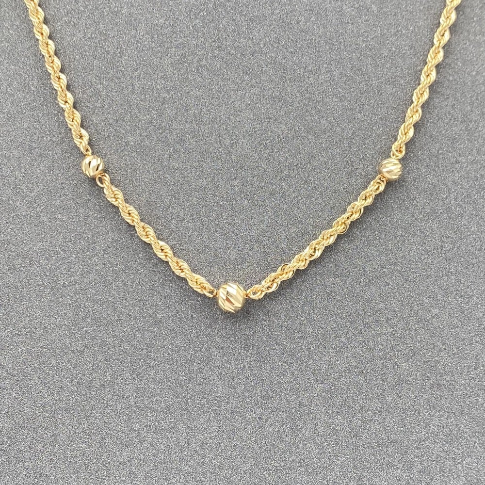 طقم ذهب عيار 18 الوزن 6.2 جرام