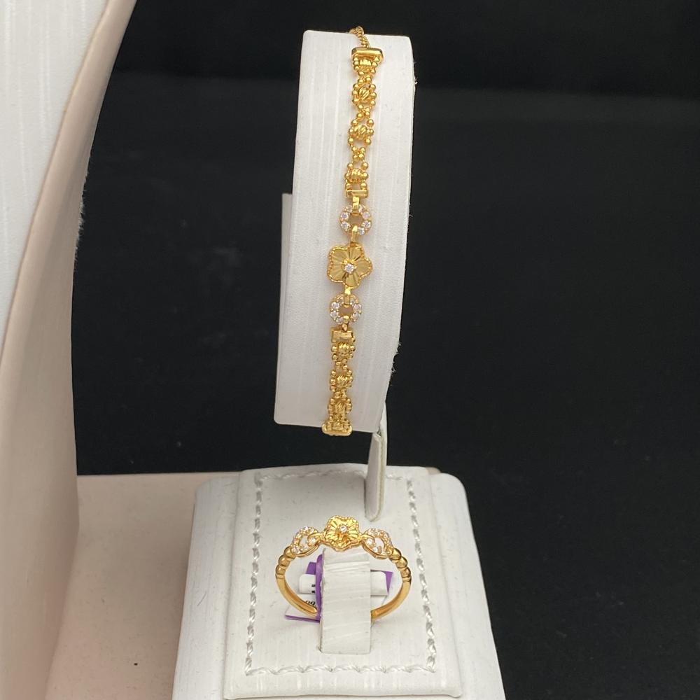 طقم  ذهب عيار 21 الوزن 21.37 جرام