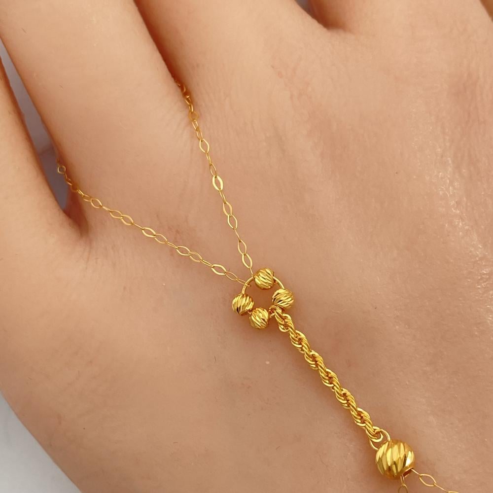 كف ذهب أنيق عيار 21 بلمسة جمالية فريدة