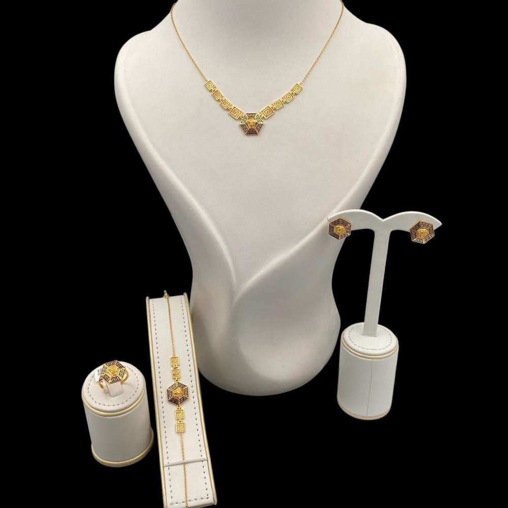 طقم ذهب كامل عيار 21 الوزن 20.70 جرام