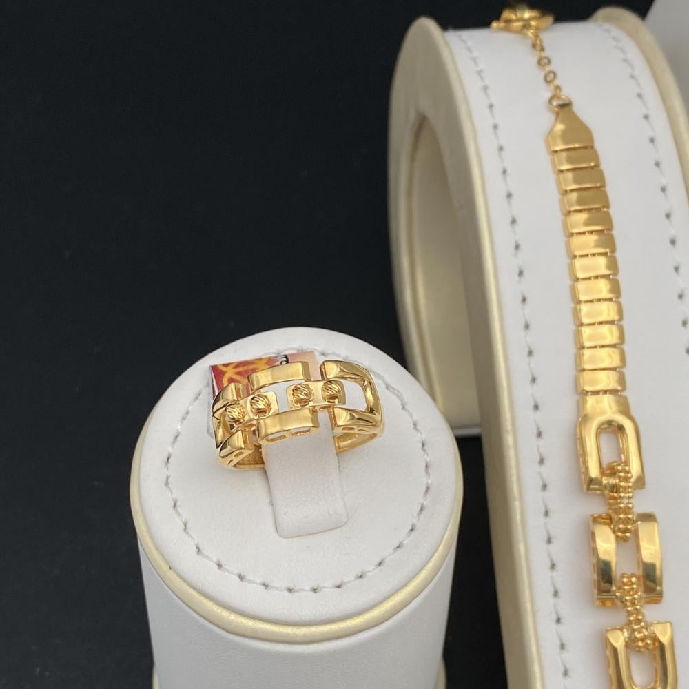 طقم ذهب عيار 21 بوزن 34.75 جرام