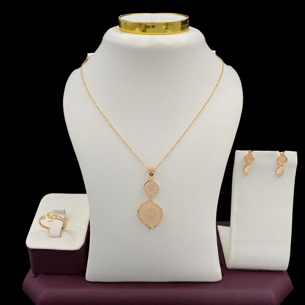 نصف طقم ذهب عيار 21 الوزن 3.81 جرام