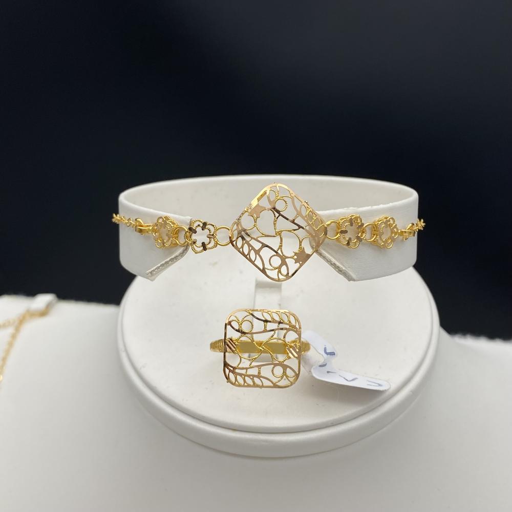 طقم ذهب عيار 21 لإطلالة تخطف الأنظار الوزن  28.88 جرام