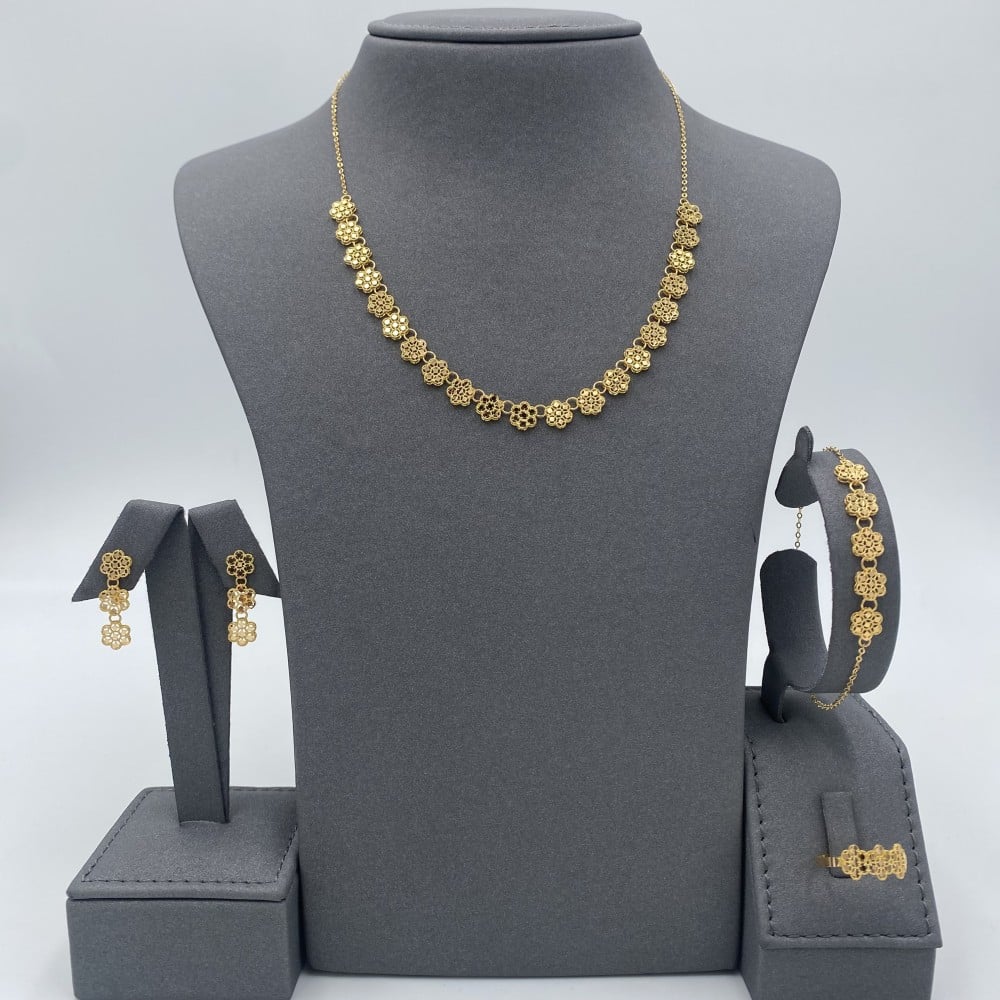 طقم ذهب عيار 21 الوزن 10.6 جرام