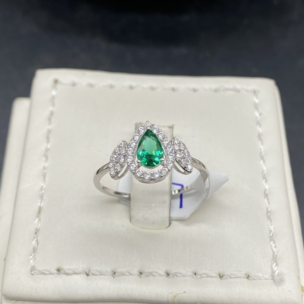 طقم ذهب عيار 18 الوزن 9.6 جرام