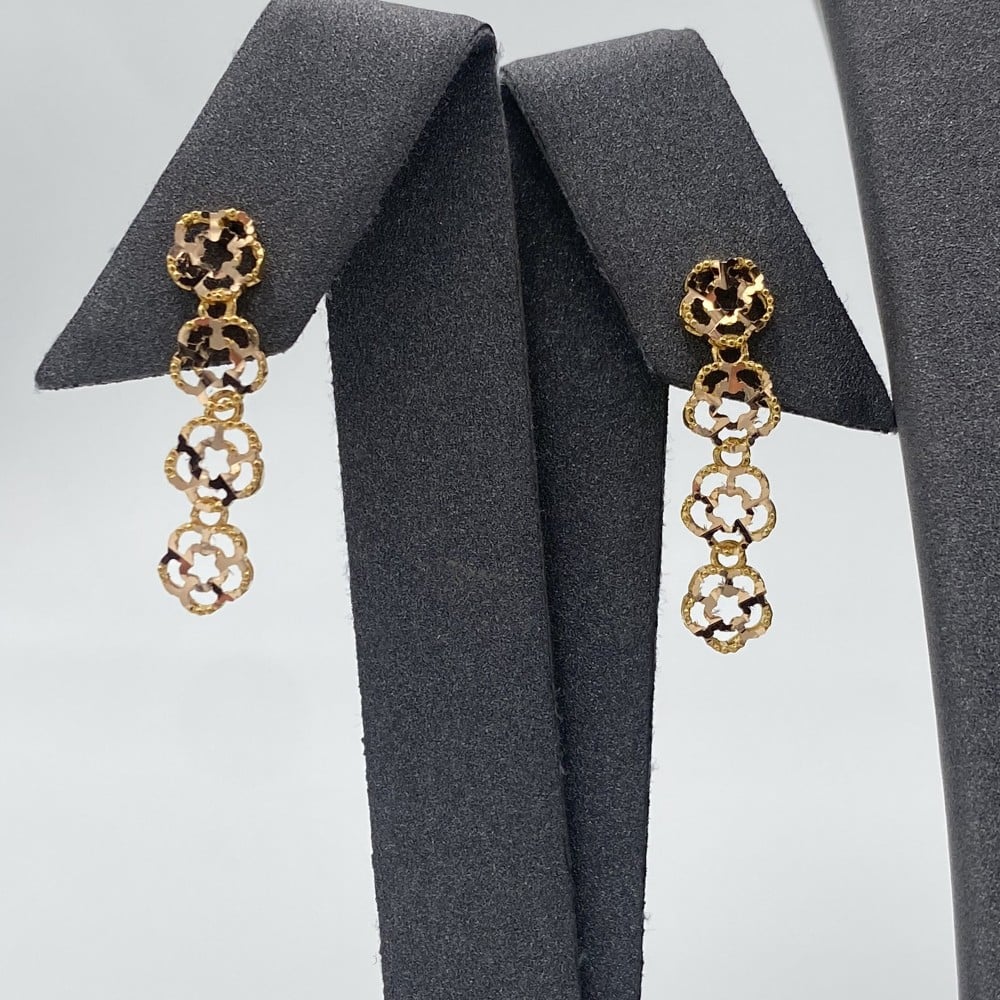 طقم ذهب عيار 21 وزن 20.2 جرام ثلاثي الطبقات بتصميم وردي أنيق