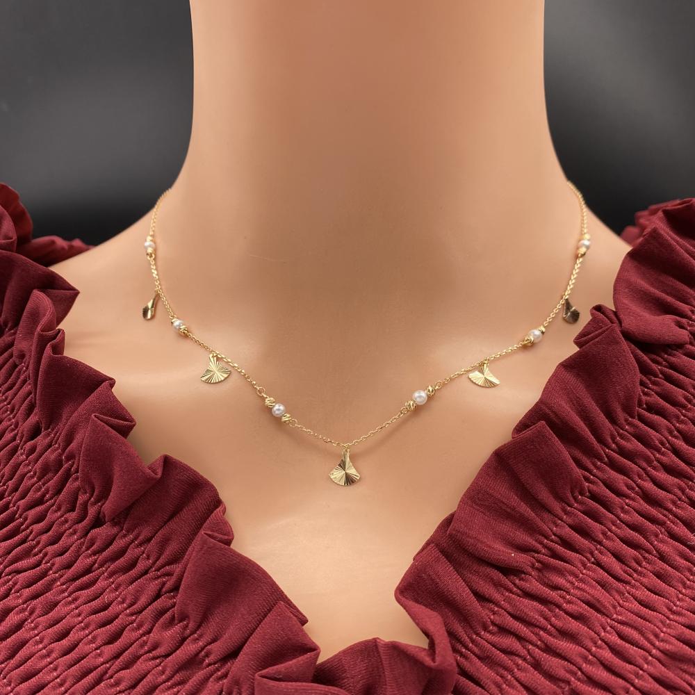 18k gold choker necklace with a luxurious and elegant design weight 2.97 grams