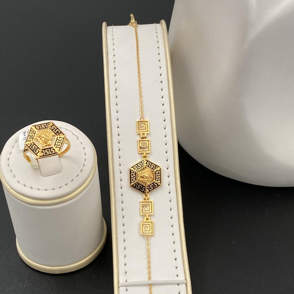 طقم ذهب كامل عيار 21 الوزن 20.70 جرام