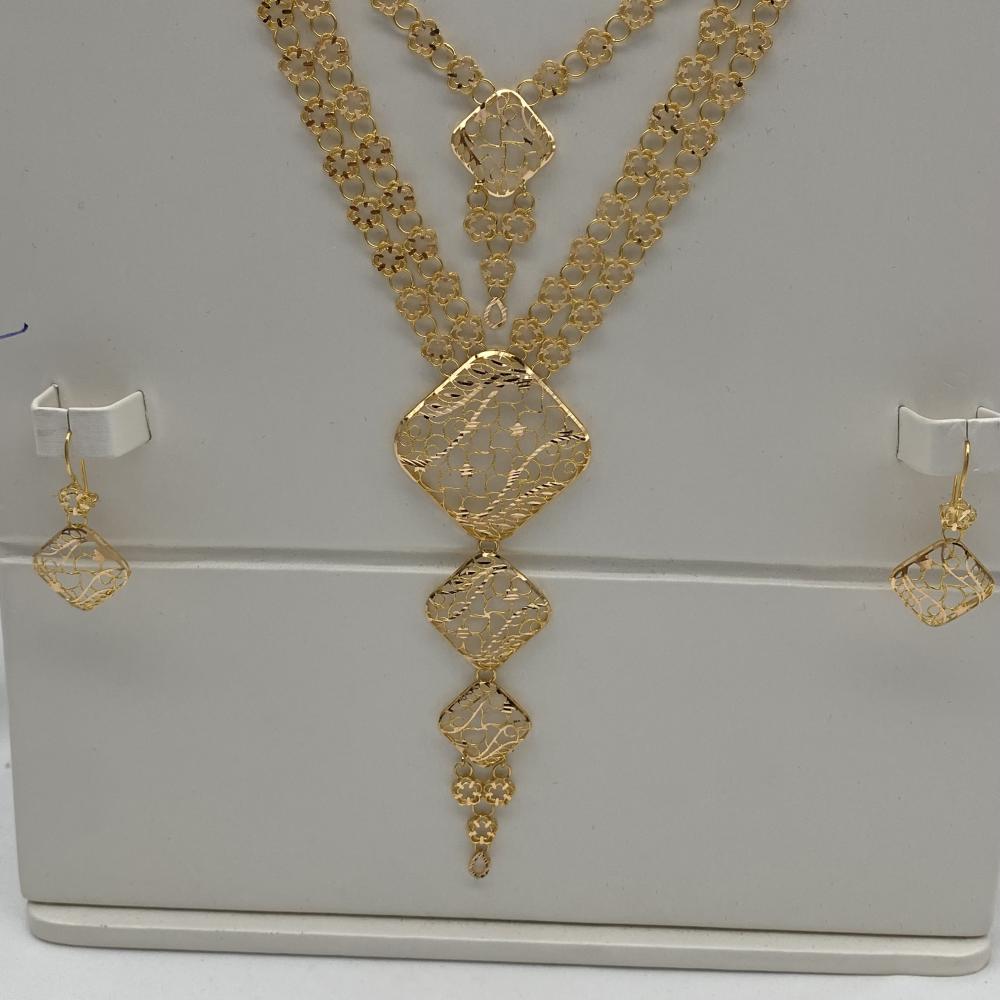 طقم ذهب عيار 21 لإطلالة تخطف الأنظار الوزن  28.88 جرام