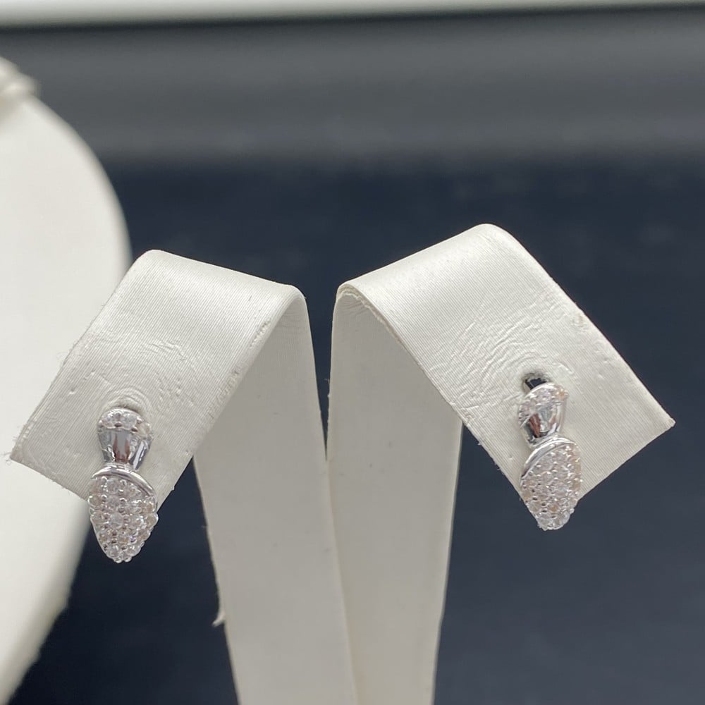 طقم ذهب عيار 18 الوزن 6.14 جرام