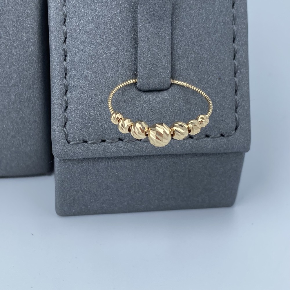 طقم ذهب عيار 18 الوزن 6.2 جرام