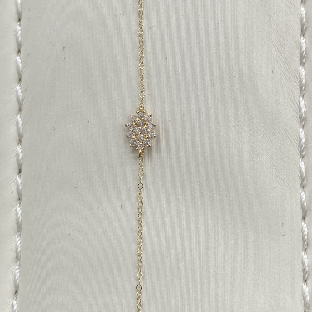 طقم ذهب أطفال بوزن خفيف وتصميم عصري عيار 18 بوزن 1.65 جرام