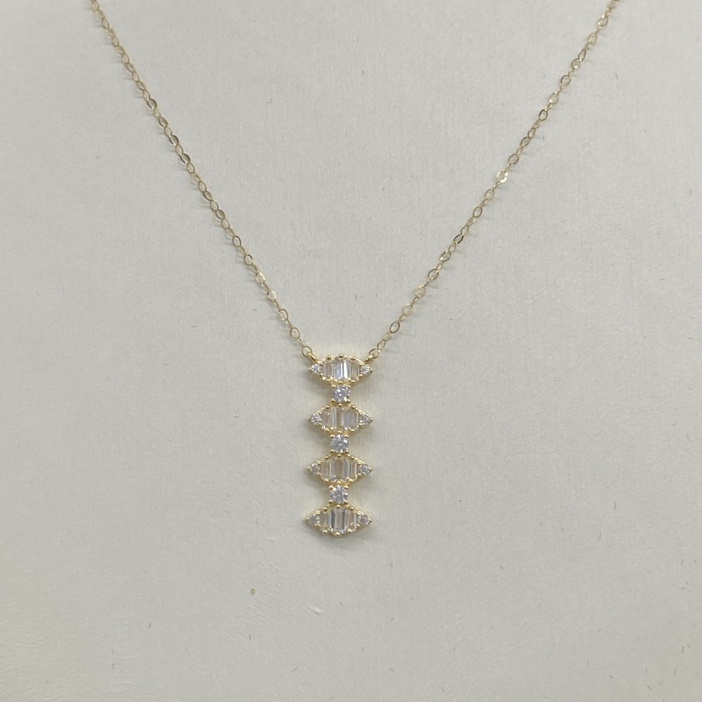 طقم ذهب عيار 18 الوزن 2.3 جرام