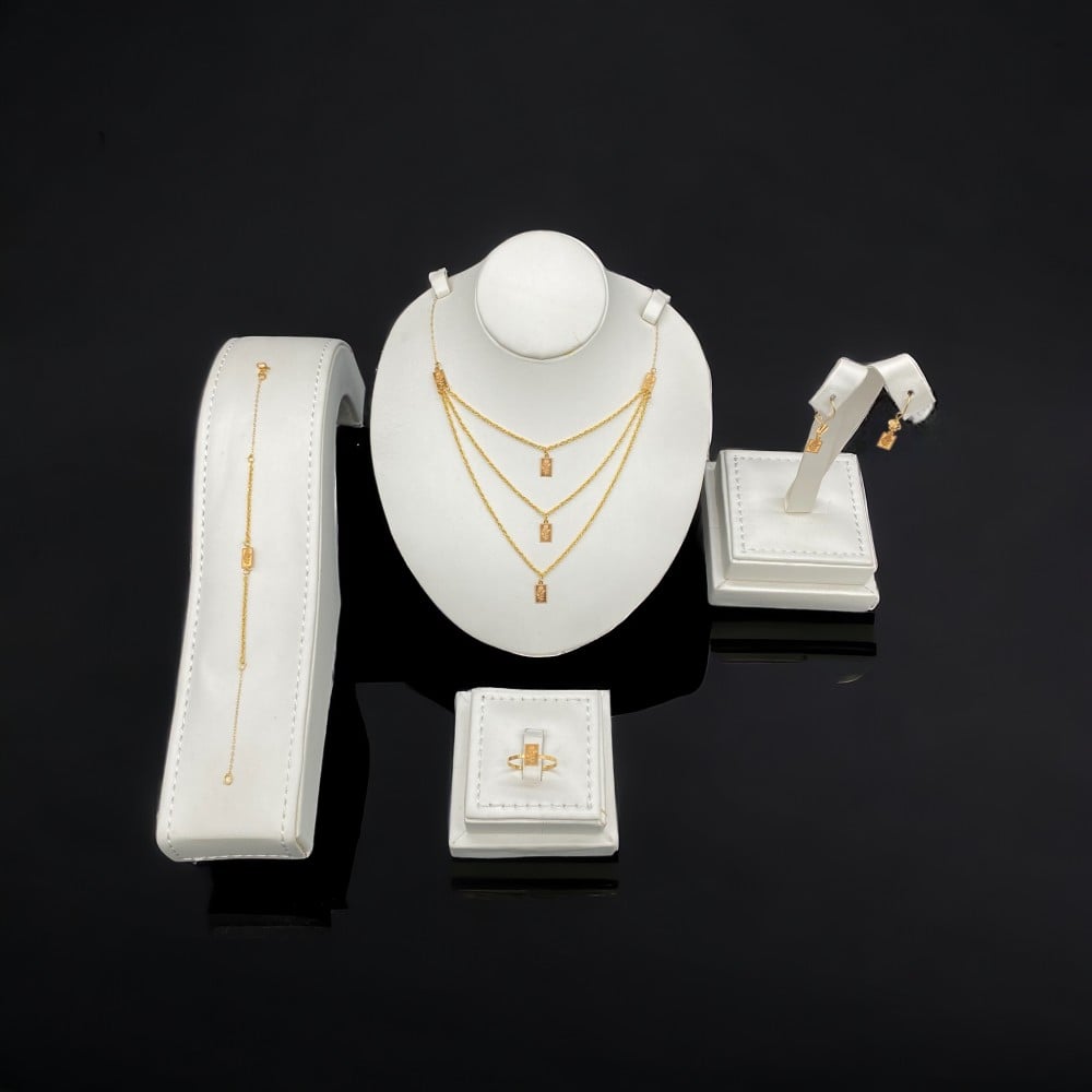 طقم ذهب عيار 21 الوزن 3.99 جرام