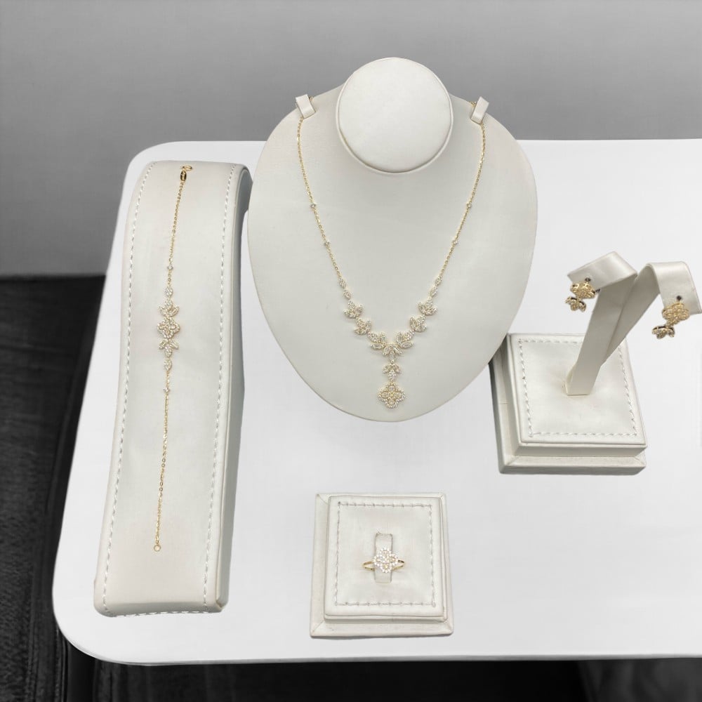 18k gold set, weight 11.01 grams