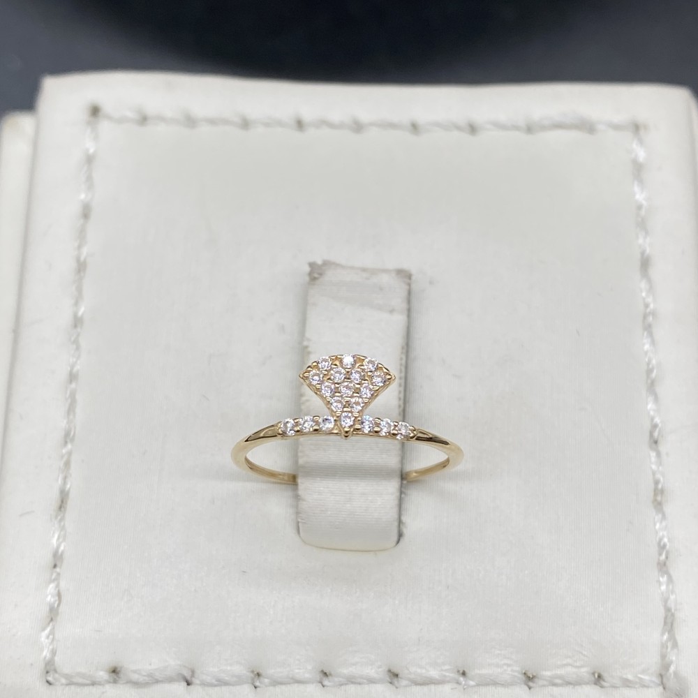 طقم ذهب أطفال ناعم عيار 18 لأناقة طفلتك بوزن. 1.62 جرام