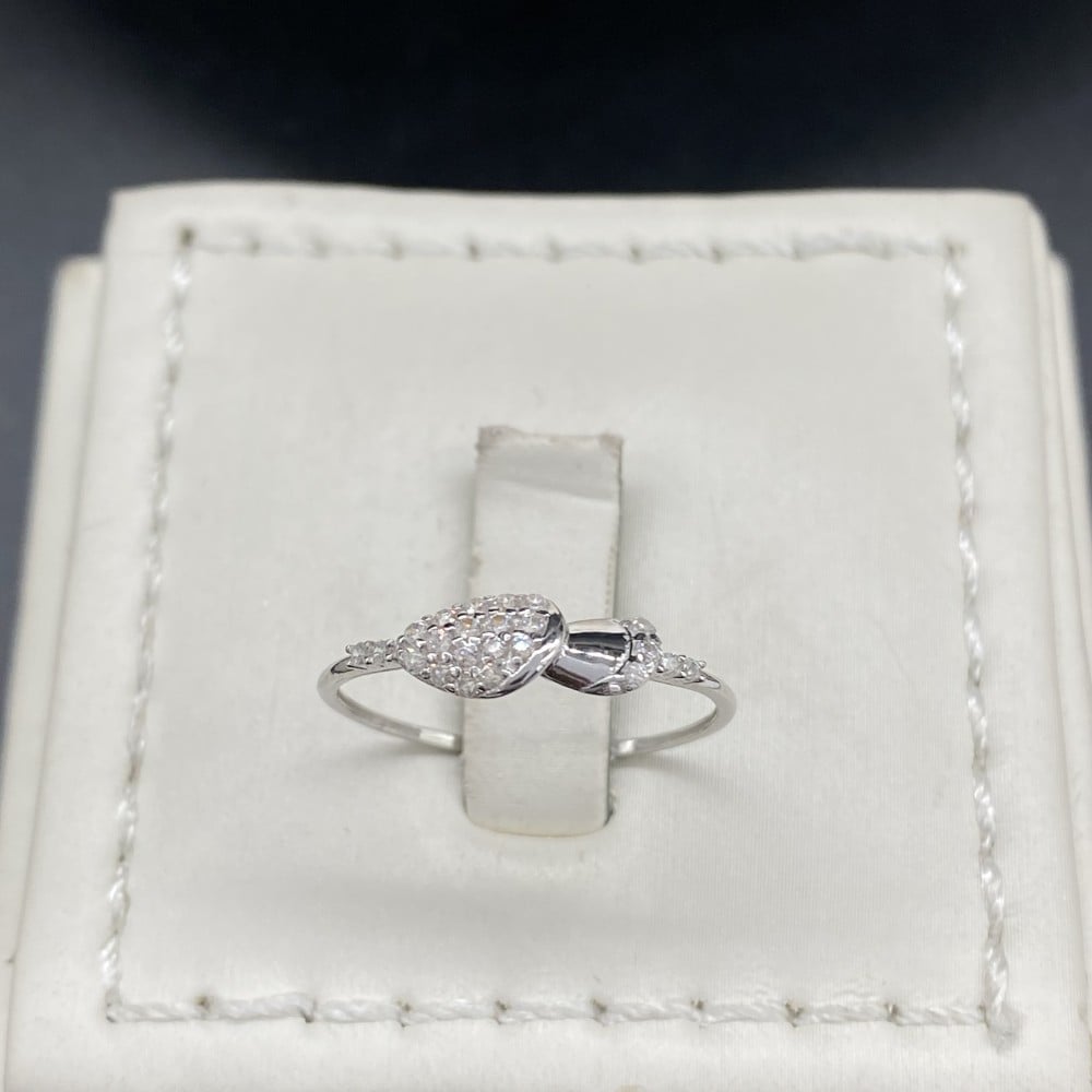 طقم ذهب عيار 18 الوزن 6.14 جرام