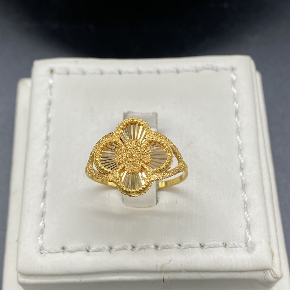 طقم ذهب عيار 21 الوزن 12.22 جرام