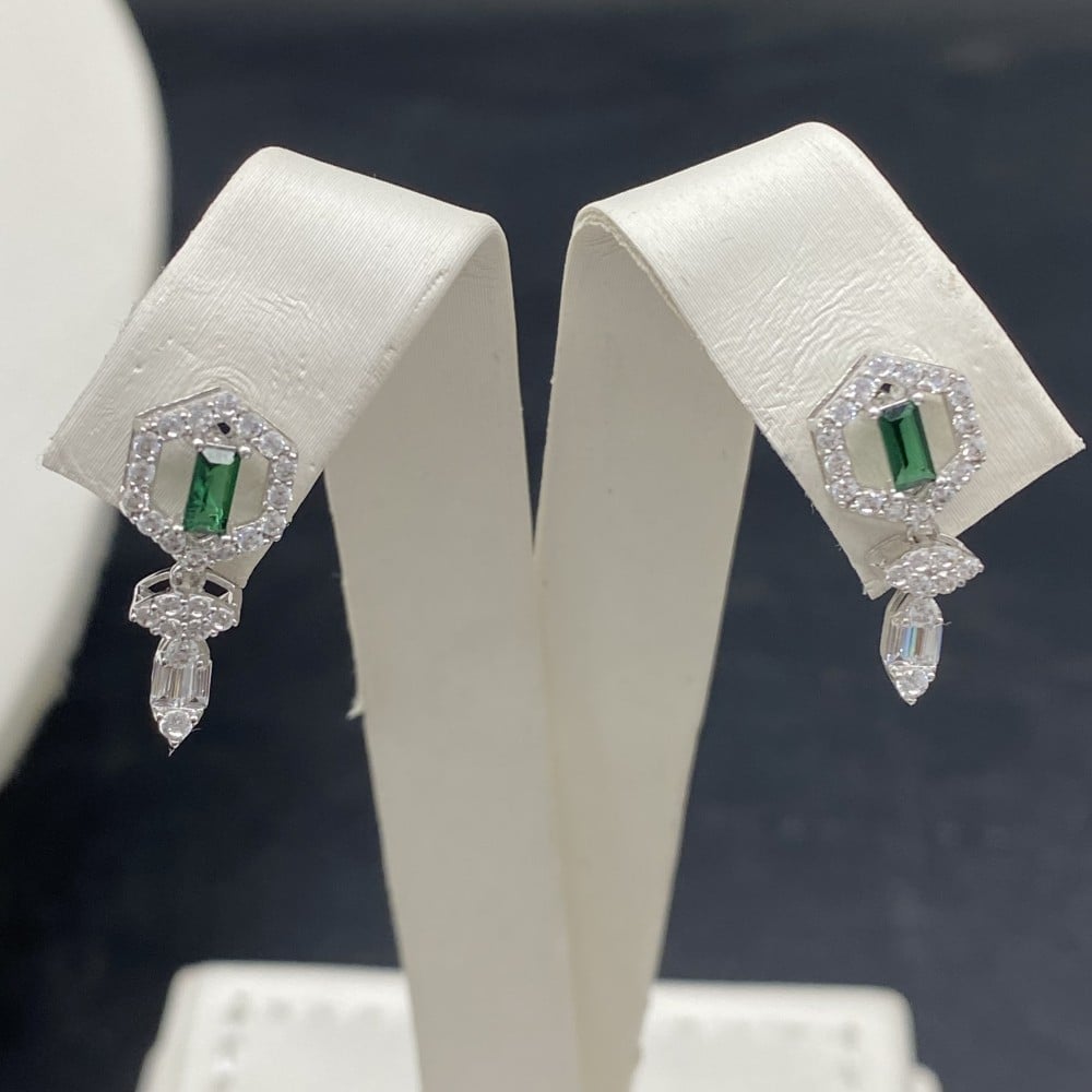 طقم ذهب عيار 18 الوزن 19.27 جرام