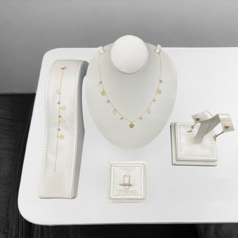 طقم ذهب عيار 18 الوزن 3.88 جرام