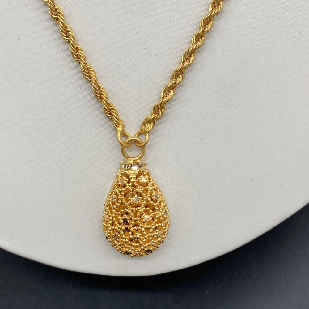 عقد ذهب فخم عيار 21 لأطلالة جذابة الوزن 4.4 جرام