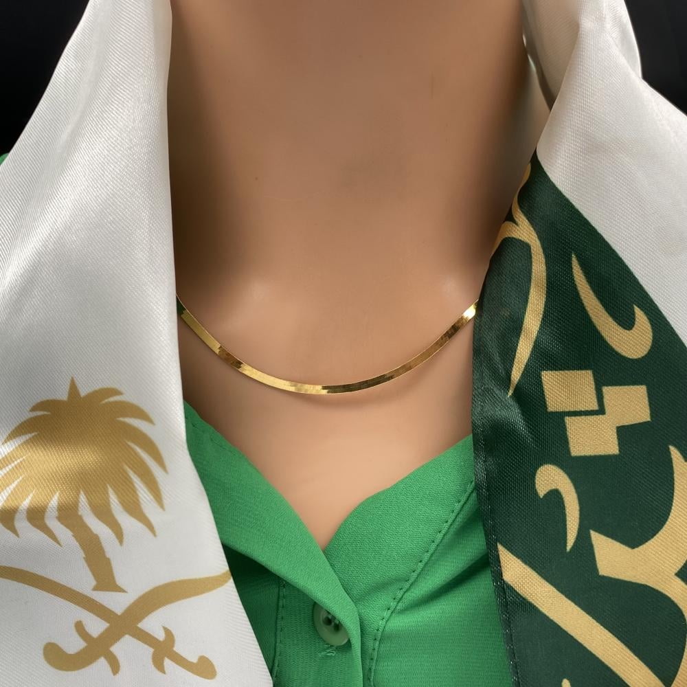 21k gold flat necklace, weight 4.8 grams